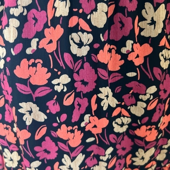 NWOT Kaileigh Floral Dress Floral Black Red Size Medium - Picture 13 of 14